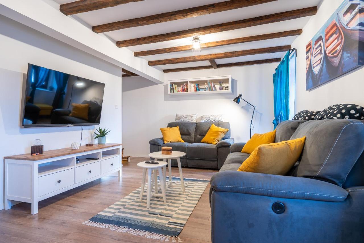 Holiday House Nova Стара Башка Екстер'єр фото